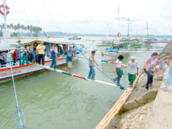 Motorboat passengers to and from Buenavista, Guimaras