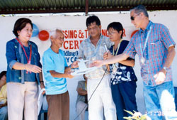 Gov. Perez with Culasi officials