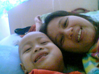 A happy moment for Fritz and mom Lea