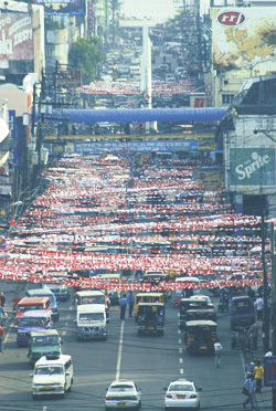 A festive atmosphere now engulfs downtown Iloilo City as the Dinagyang Festival nears.