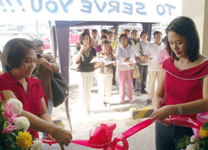 Ribbon cutting by Imelda Aclan and Glace De Ramos