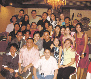 Members of Batch 1997 of WVSU Secondary Laboratory School with one of the members of the faculty, Dr Vilma Templora