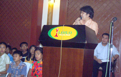 Badiangan Mayor Suzette Mamon pledges to buy the children's books for her town's schools
