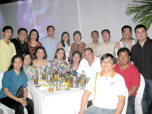 Standing are Laurence Tato, Fr Manny Uy, Grace Guevara, Rico Yap the great!, Nelissa Lee, Josephine Ong, Salvador Manglinong, Joselito Villa, Larry Valderrama and Tata Loring. Seated are Jenny Avelino, Lon-lon Pelayo-Valderrama, Christine Carreon, Iris Lim, Richard Diono, Dino Zaldariaga and John Penafiel.