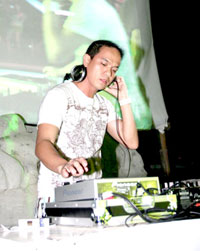 DJ Villaruz