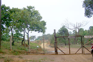 The entrance to the disputed property.