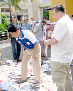 Mayor Jerry P. Treñas and Task Force Adam’s Apple (TFAA) chairman Councilor Ely Estante