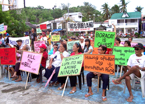 Residents and lot owners on Boracay Island protest