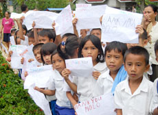 Pupils show their message of thanks