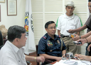 Mayor Jerry P. Treñas and PRO-6 Regional Director Chief Supt. Isagani Cuevas