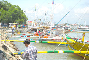 Pumpboats bound for Buenavista, Guimaras line up at the Parola wharf in Fort San Pedro, Iloilo City