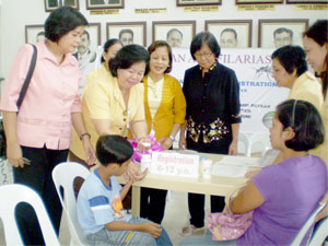 Iloilo Provincial Health Officer Dr. Patricia Grace Trabado (2ndfrom left)