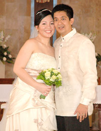 The newly-weds, Cheery Mae and Carlos.