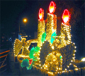 This unique Christmas attraction, made of oyster (talaba) shells, entices passers-by in Bangga Panot, Brgy. San Juan, Molo, Iloilo City.