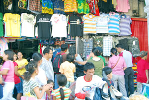 Downtown Iloilo City is now abuzz with shoppers rushing to buy presents for family and friends this holiday season.