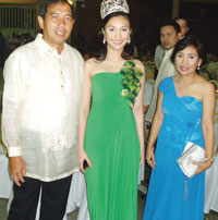 Andy and Sony Montelibano with 2008 Jaro Queen Andrea Montelibano.