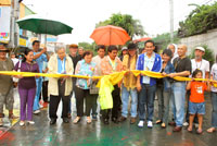 Mayor Bing Leonardia leads the opening