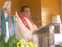 Msgr Vicente Hilata.