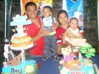 (Big pic2) Daddy Steve with Borj and Mommy Cheng with Benj.