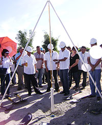 Laying of capsule.