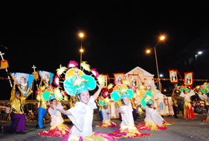 Tribu Saad of Leganes, Iloilo, this year's first runner-up in the Kasadyahan contest.