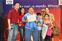 Erick Santos with BPInoy Lucky Winner of the Day.