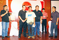 Ruben from Sky Cable wins a Bayantel phone and one year subscription.