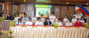 Representatives from the Iloilo City government, Bangko Sentral ng Pilipinas