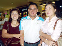 Neneng Martirez, Skinfood owner Teofilo Montejo and Nina Martirez.