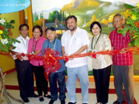 Engr. Gilbert Domingo, Christie Angeles, SenatorJuan Flavier, Mayor Jerry Trenas, Connie Angeles and Gerardo Canonero.