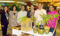 Phil. Marketing Association President Mylene Abiva, Matti Octavio, DTI Iloilo Provincial Director Engr. Wilhelm Malones, Myrna Tupas, Gov. Niel Tupas, Sr. and Mayor Mariano Malones of Maasin.