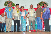 Queen Elisea with the Local Government Unit representatives led by Mayor Leonardia.