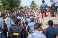 Tension prevents demolition of railway squatters in Roxas City