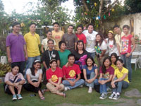 Mark Borres (sitting, center) and the participants of the eco-challege.