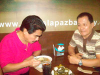 Bacolod City Mayor Bing Leonardia takes the first bowl of Deco’s Original La Paz Batchoy with Federico “Nonoy” Guillergan, Jr., son of Deco Guillargan Sr., the creator of Batchoy in the country in 1938.