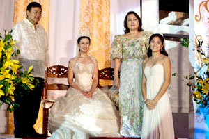 Clarice Helene Guadarrama Saulog was crowned as Jaro Fiesta 2010 Queen during an elegant festivity at the Jaro Plaza Gym last February 2, 2010.