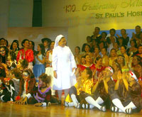 Sr.Ma.Linda Tanalgo, hospital administrator and the performers.