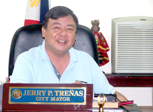 Iloilo City Mayor Jerry Treñas, who is running for congressman,