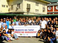 More than 200 participants pose at the San Jose school yard.