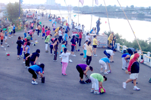 Fitness buffs as well as other health-conscious individuals usually fill the Efrain Treñas Boulevard in Mandurriao district