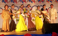 Sapian Mayor Arturo “Turic” Orosco, Sr. (extreme right) and  First Lady Dr. Evangeline Oñas Orosco (extreme left) flank the beautiful winners: Emy Oloroso of Bilao, 4th runner-up, Sheryl Rose Marie Vidal of Majanlud, 2nd  runner-up,  Cerine Mae Osuma of Poblacion, Mutya nga Kalayaan 2010, May Den de la Cruz of Agtatacay Sur, 1st runner –up and Wilken Mae Benedicto of Dapdapan, 3rd runner-up. 