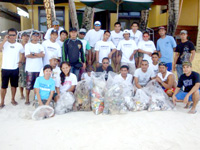 A pose with the gathered trash.