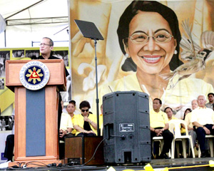 REMEMBERING CORY. President Benigno Simeon Aquino III delivers a speech before unveiling Saturday the giant photo mosaic of his late mother, former President Corazon Aquino, who passed away in August 1 last year. 