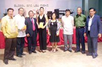 Mayor Belo receives a plaque of appreciation from the balikbayans for holding a Global Reunion during the fiesta. With her are Joe Dasas, Dr. Manuel Catalan, Fernando Diaz, Elsa Diosana Benganio, Atty. Cayetano Desales and Agusto Dulla.