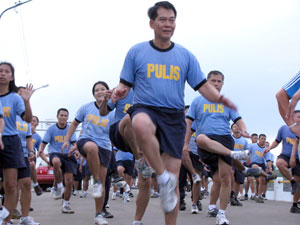 Physical fitness exercises at Treñas Boulevard in Iloilo City